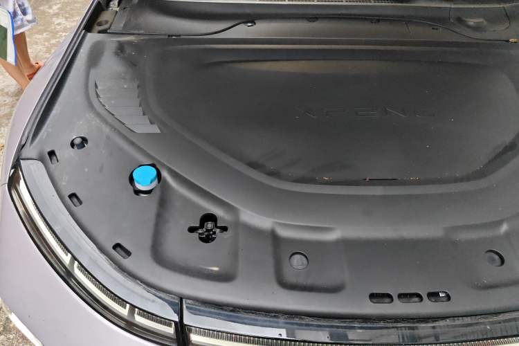 Used XPeng P7 2024 P7i 702 Max Pengyi Edition Engine Bay Right