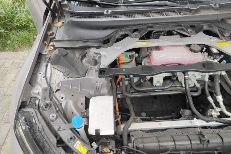 Used XPeng P7 2024 P7i 702 Max Pengyi Edition Engine Bay Right