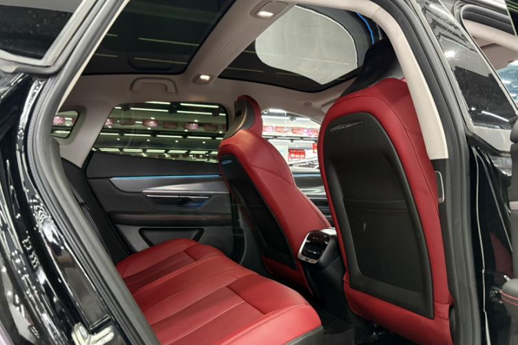 Used XPeng P7 2024 P7i 550 Pro Interior 3
