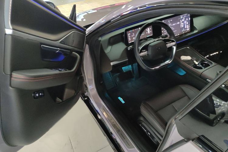 Used XPeng P7 2024 P7i 702 Max Pengyi Edition Interior 3