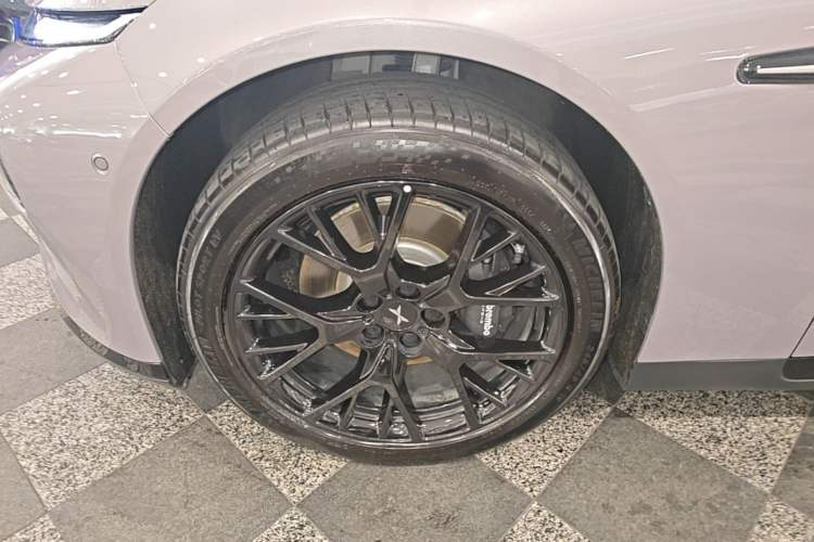 Used XPeng P7 2024 P7i 702 Max Pengyi Edition Left Front Wheel Hub