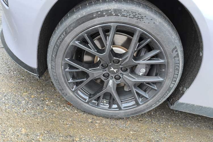 Used XPeng P7 2024 P7i 702 Max Pengyi Edition Left Front Wheel Hub