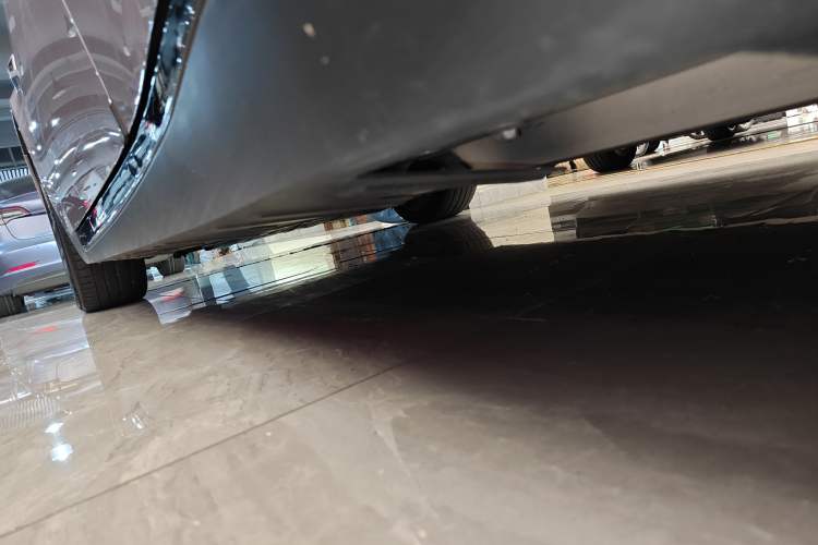Used XPeng P7 2024 P7i 702 Max Pengyi Edition Left Side Sill