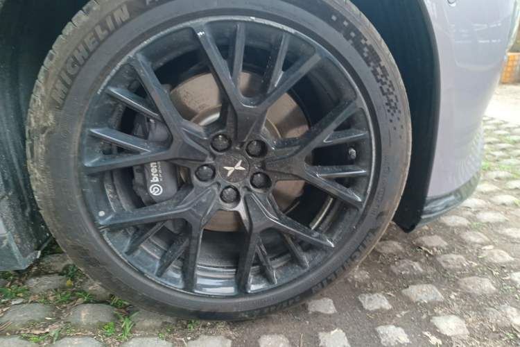 Used XPeng P7 2024 P7i 702 Max Pengyi Edition Right Front Wheel Hub