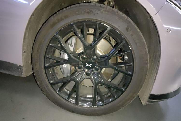 Used XPeng P7 2024 P7i 702 Max Pengyi Edition Right Front Wheel Hub