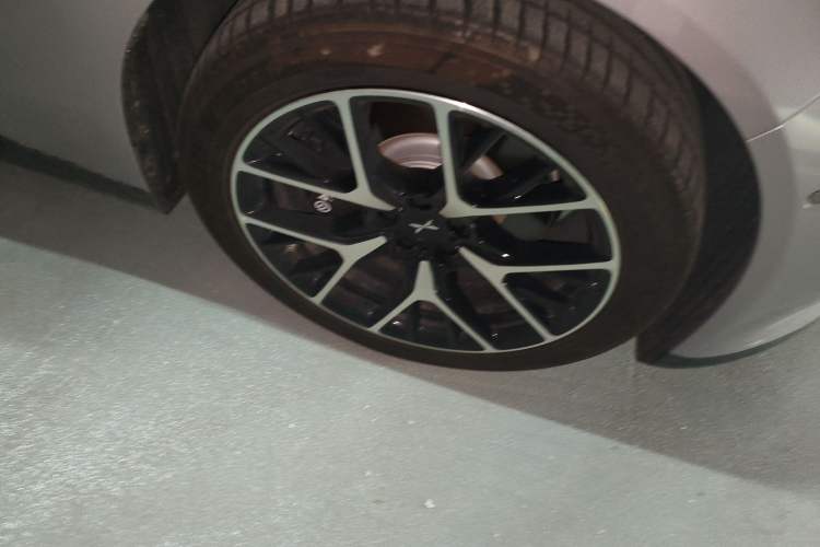 Used XPeng P7 2024 P7i 550 Max Right Front Wheel Hub