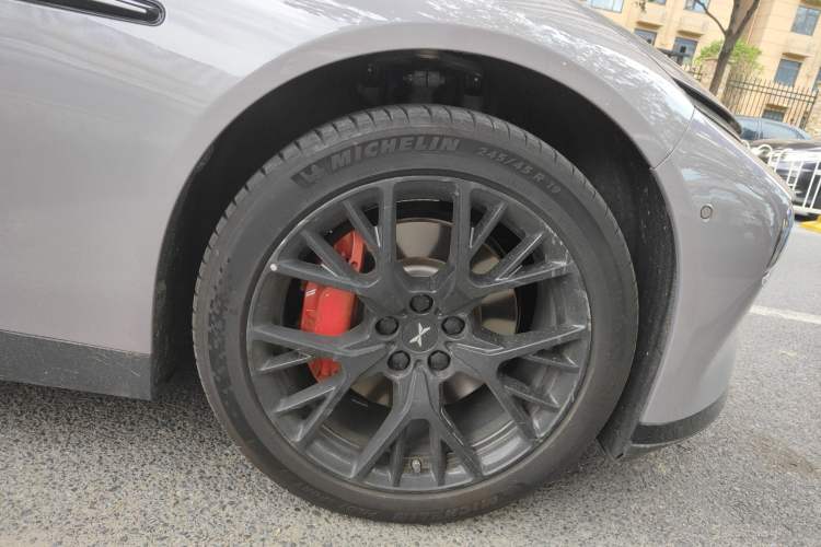 Used XPeng P7 2024 P7i 702 Max Pengyi Edition Right Front Wheel Hub