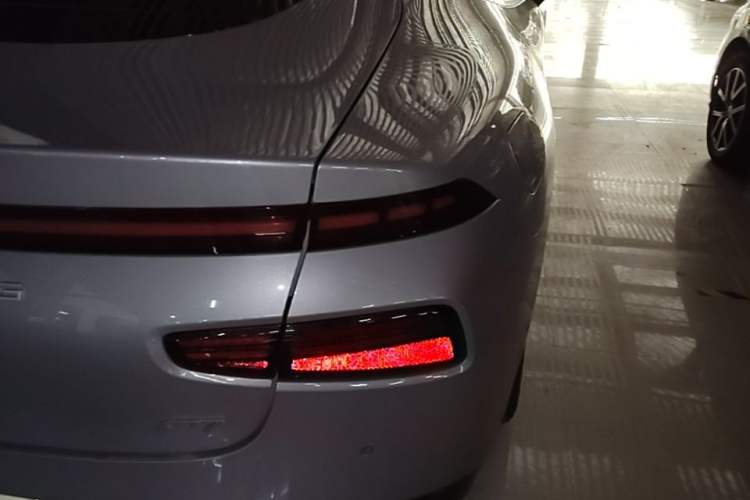 Used XPeng P7 2024 P7i 550 Max Right Rear Taillight