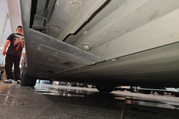 Used XPeng P7 2024 P7i 702 Max Pengyi Edition Right Side Sill