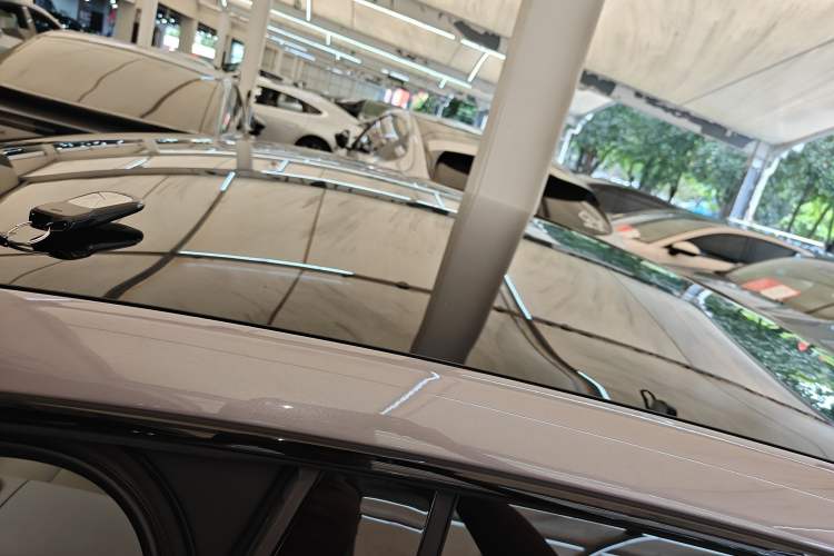 Used XPeng P7 2024 P7i 702 Max Pengyi Edition Roof