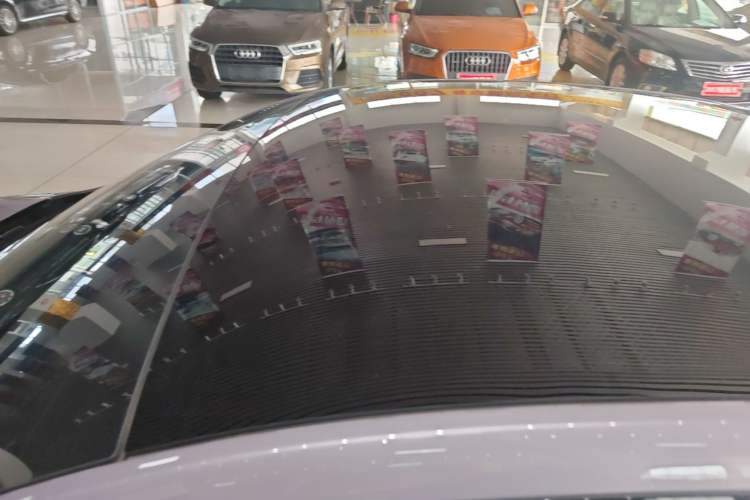 Used XPeng P7 2024 P7i 702 Max Pengyi Edition Roof
