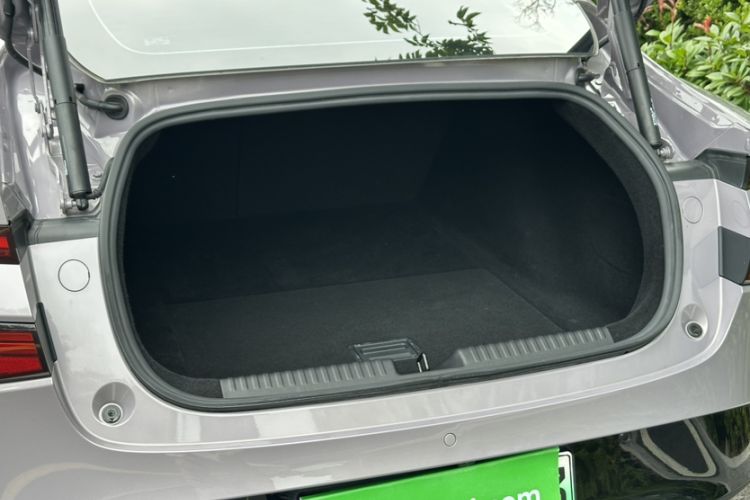 Used XPeng P7 2024 P7i 550 Max Trunk