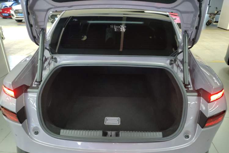 Used XPeng P7 2024 P7i 702 Max Pengyi Edition Trunk