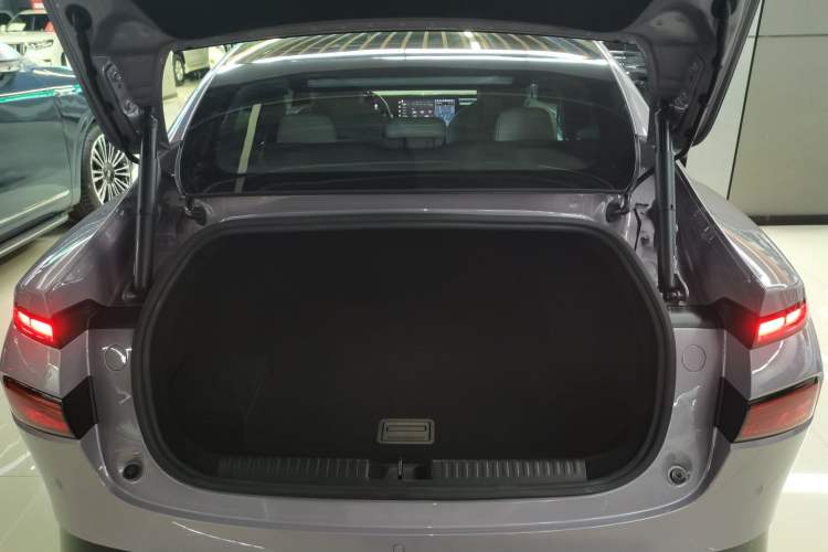 Used XPeng P7 2024 P7i 702 Max Pengyi Edition Trunk