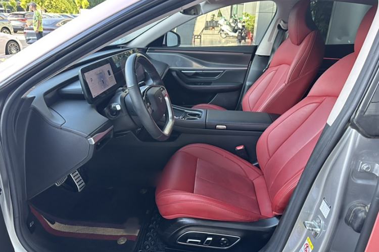 Used XPeng P7 2024 P7i 550 Pro Interior 3