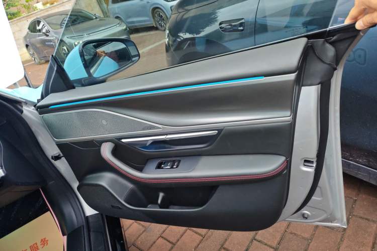 Used XPeng P7 2024 P7i 550 Pro Right Front Door Interior