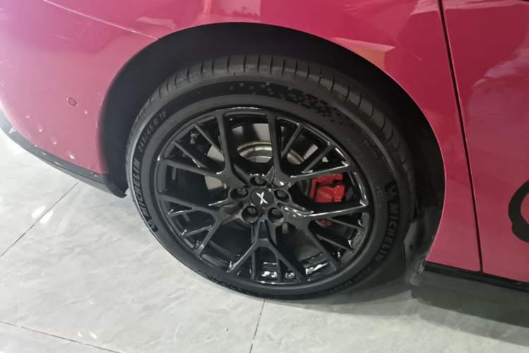 Used XPeng P7 2024 P7i 702 Max Pengyi Edition Right Rear Wheel Hub