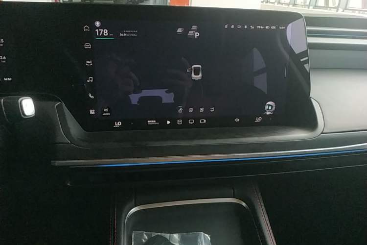 Used XPeng P7 2024 P7i 550 Pro Audio And AC Panel