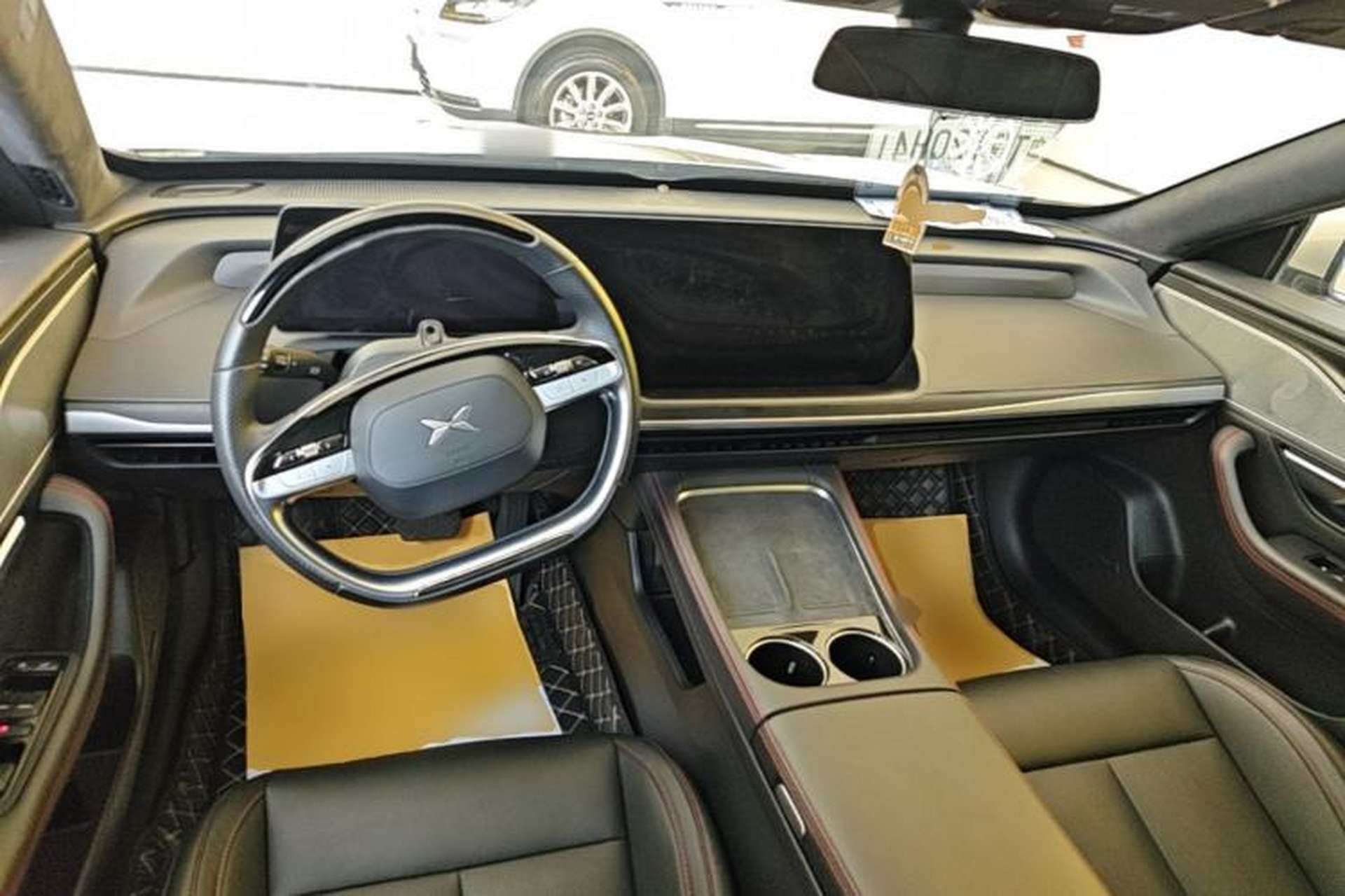 Used XPeng P7 2024 P7i 550 Pro Center Console