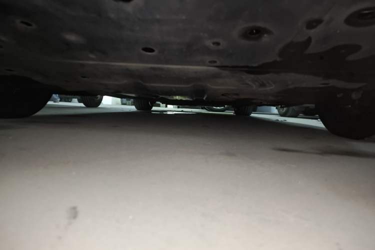 Used XPeng P7 2024 P7i 550 Max Chassis Rear