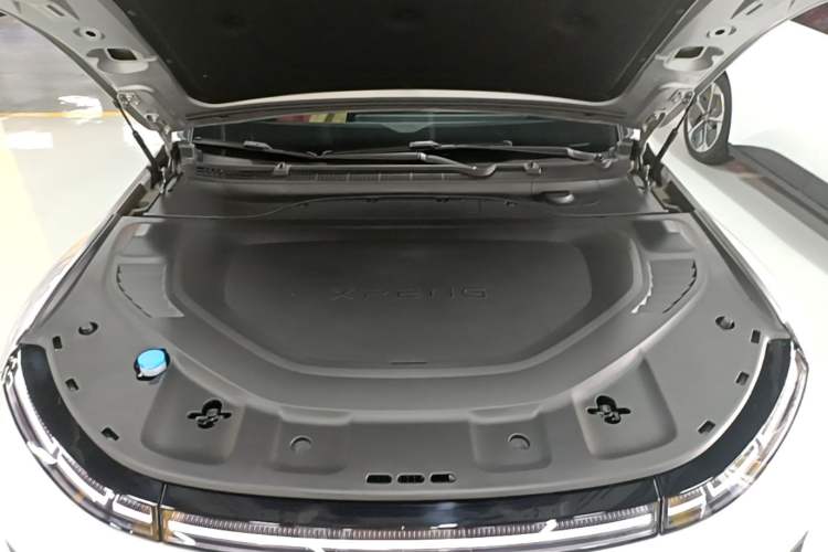 Used XPeng P7 2024 P7i 550 Pro Engine Bay