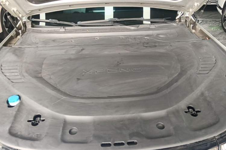Used XPeng P7 2024 P7i 550 Max Engine Bay