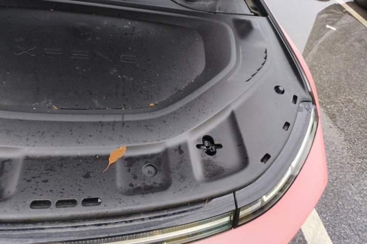 Used XPeng P7 2024 P7i 550 Pro Engine Bay Left