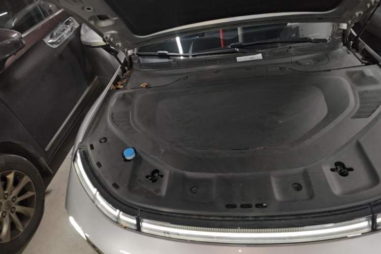 Used XPeng P7 2024 P7i 550 Max Engine Bay Right