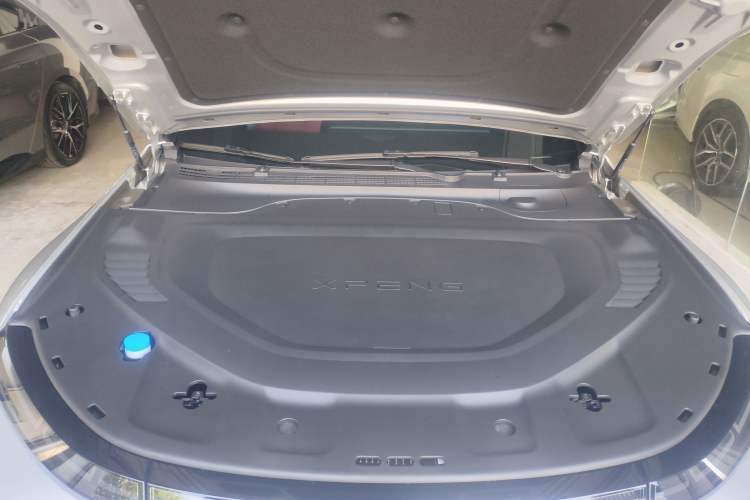 Used XPeng P7 2024 P7i 550 Pro Engine Bay