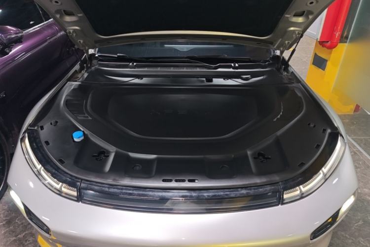 Used XPeng P7 2024 P7i 550 Pro Engine Bay