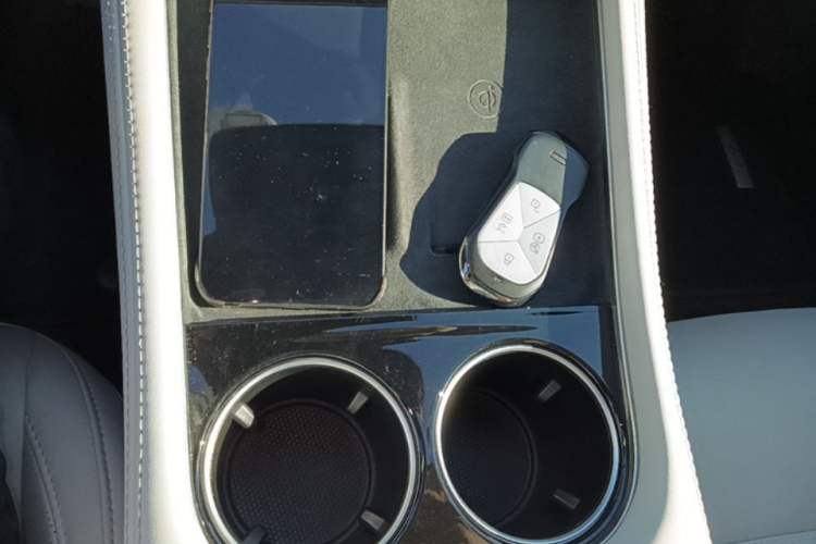 Used XPeng P7 2024 P7i 550 Max Gear Lever