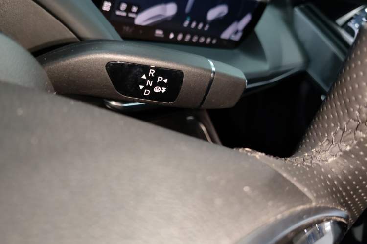 Used XPeng P7 2024 P7i 550 Pro Gear Lever