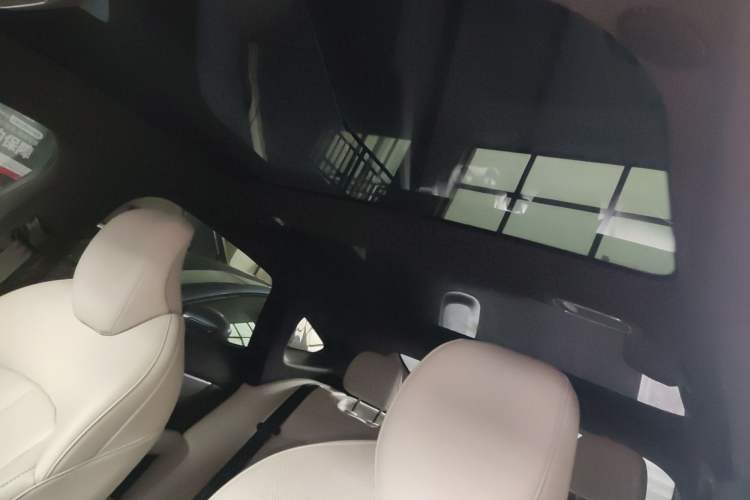 Used XPeng P7 2024 P7i 550 Max Headliner