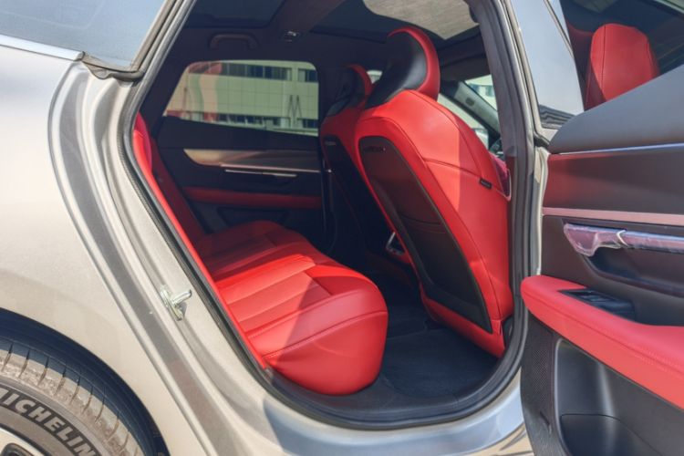 Used XPeng P7 2024 P7i 550 Max Interior 6