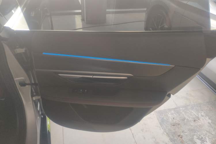 Used XPeng P7 2024 P7i 550 Pro Interior 6