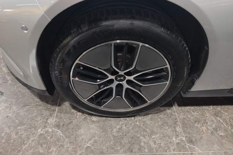 Used XPeng P7 2024 P7i 550 Pro Left Front Wheel Hub