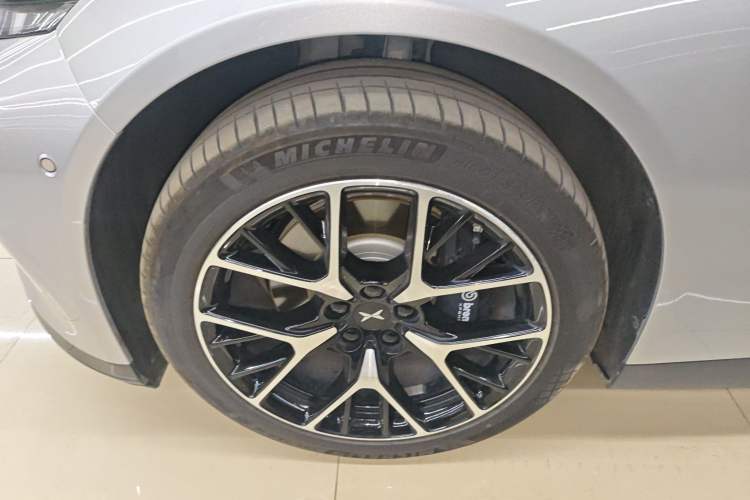 Used XPeng P7 2024 P7i 550 Max Left Front Wheel Hub