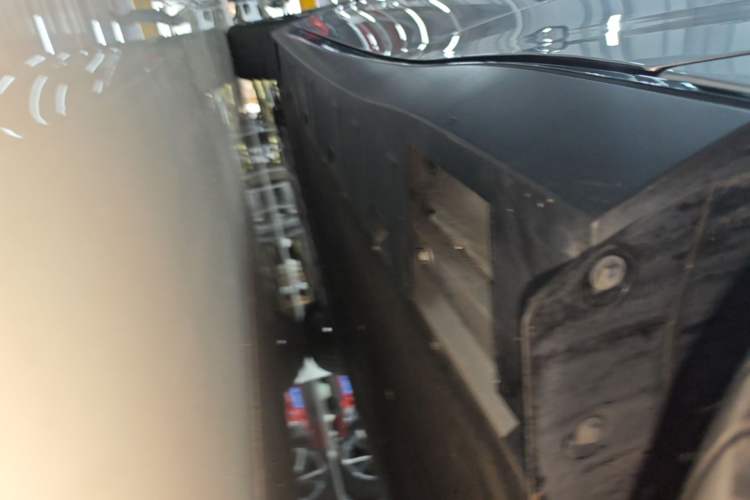 Used XPeng P7 2024 P7i 550 Max Left Side Sill