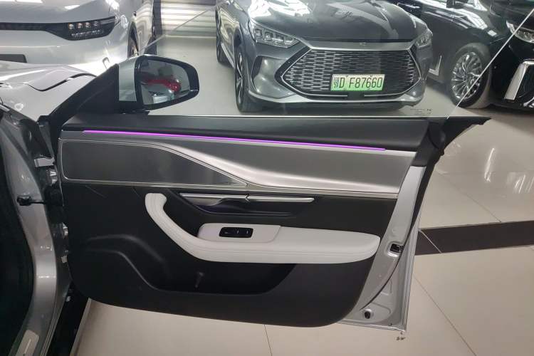 Used XPeng P7 2024 P7i 550 Max Right Front Door Interior