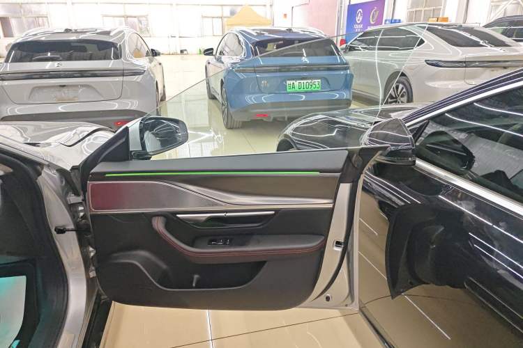 Used XPeng P7 2024 P7i 550 Max Right Front Door Interior