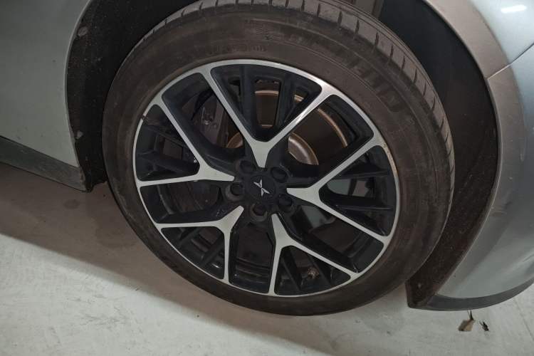 Used XPeng P7 2024 P7i 550 Max Right Front Wheel Hub