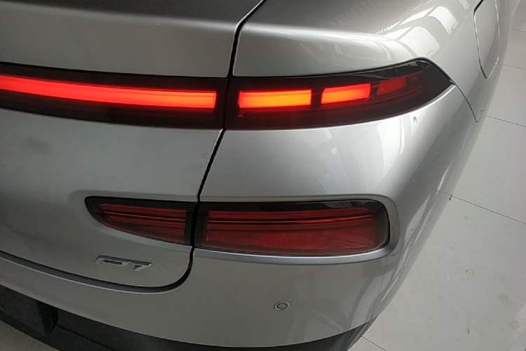 Used XPeng P7 2024 P7i 550 Pro Right Rear Taillight