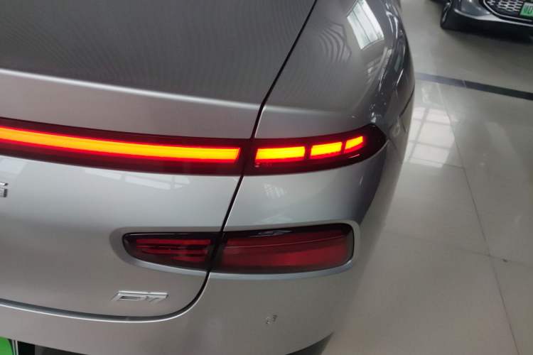 Used XPeng P7 2024 P7i 550 Max Right Rear Taillight