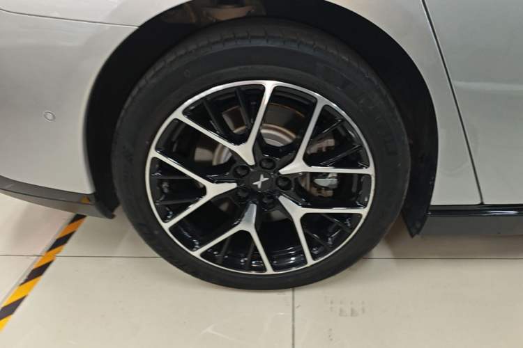 Used XPeng P7 2024 P7i 550 Max Right Rear Wheel Hub