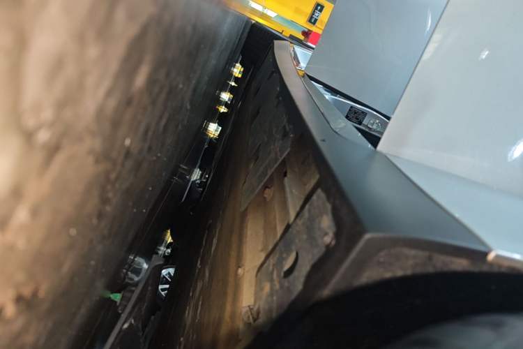 Used XPeng P7 2024 P7i 550 Pro Right Side Sill