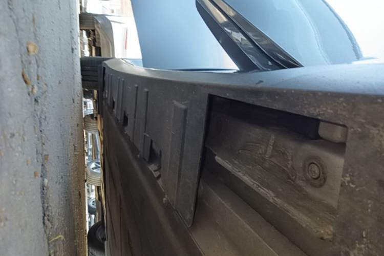 Used XPeng P7 2024 P7i 550 Max Right Side Sill