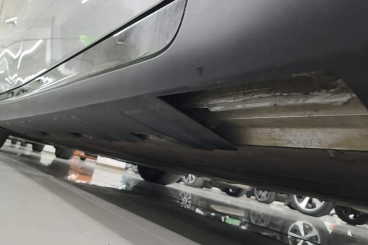 Used XPeng P7 2024 P7i 550 Pro Right Side Sill