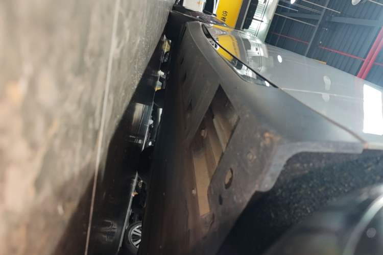 Used XPeng P7 2024 P7i 550 Pro Right Side Sill