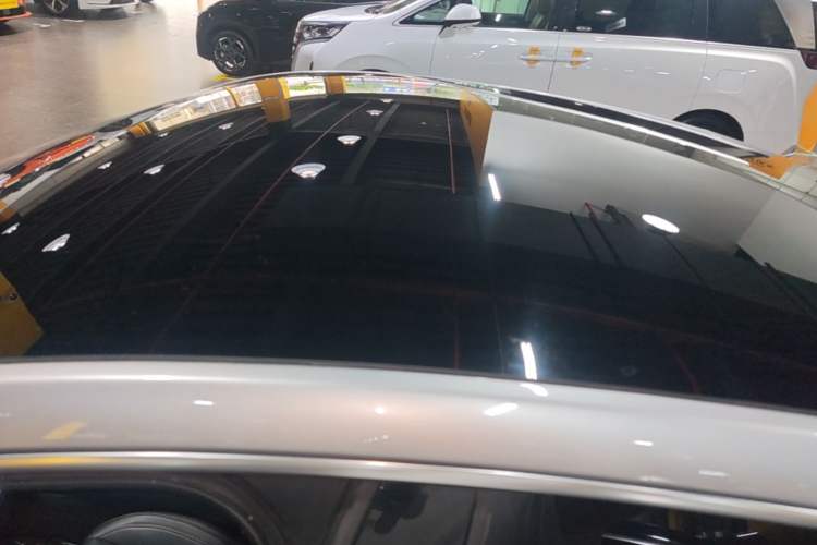 Used XPeng P7 2024 P7i 550 Pro Roof