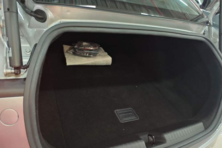 Used XPeng P7 2024 P7i 550 Max Trunk